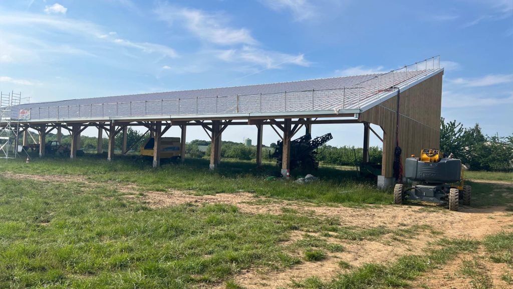 Hangar agricole solaire chez M. GRANDPADOR